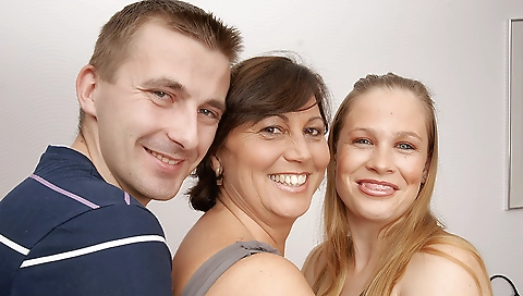 Horny Housewife And Hot Milf In Threesome - MatureNL