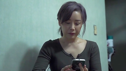 Housemaid Step mom 20020 00000001