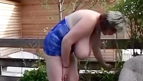 Big tit mature public show