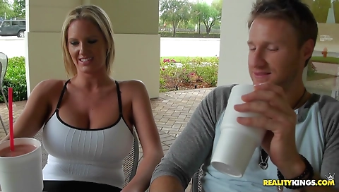 MilfHunter - Nice and smoothie